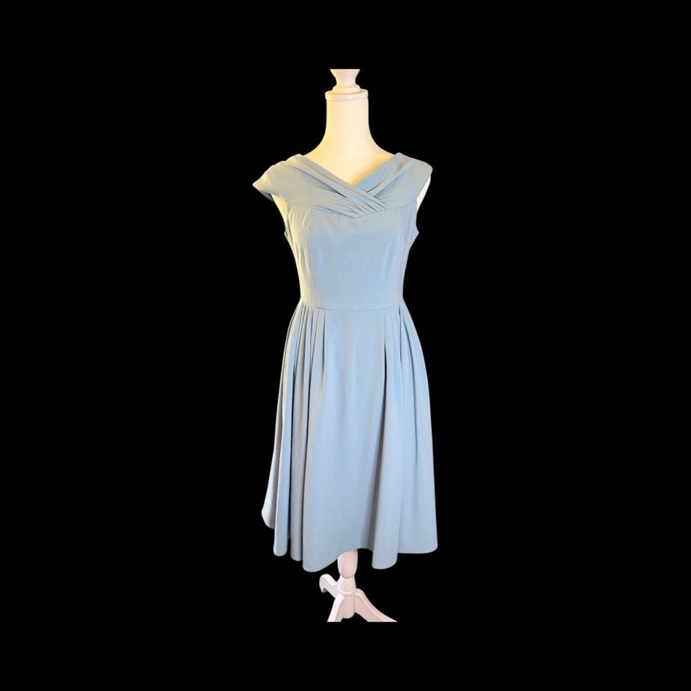Gal Meets Glam Light Blue Midi Dress nwt